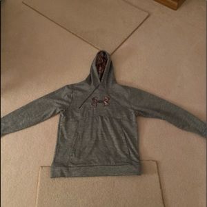 Men’s under armour sweatshirt